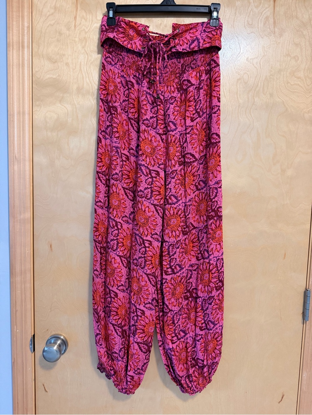 Free People Pink & Orange Floral Light weight jogger - adjustable- sz small 🌺